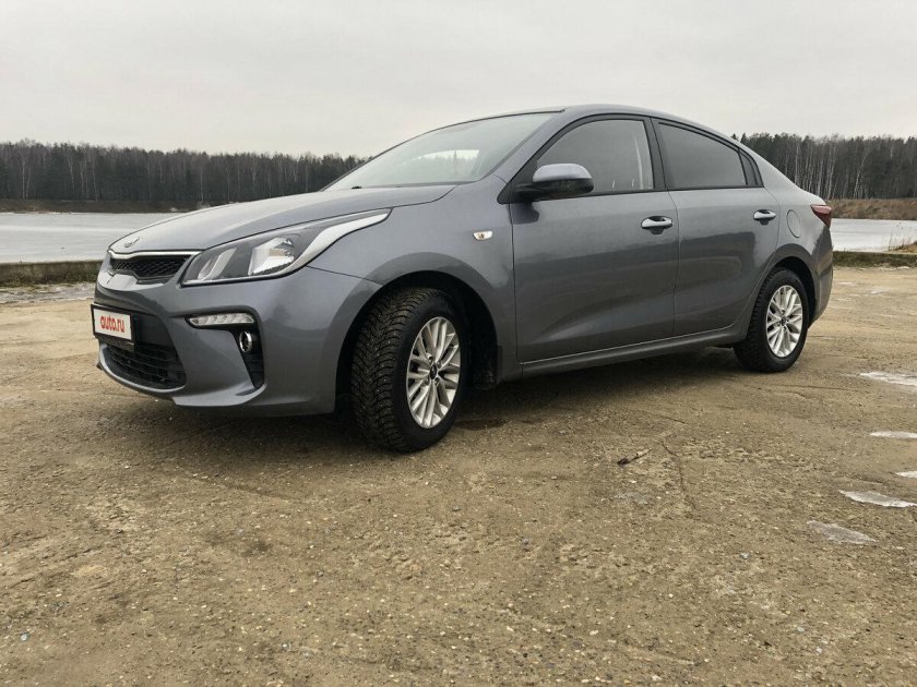 Kia Rio 2018 серый