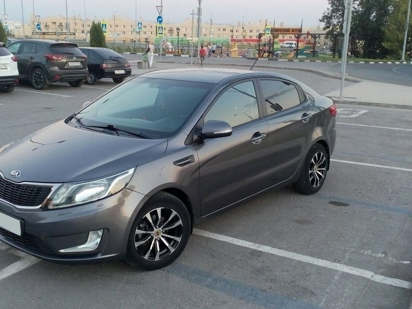 Kia Rio 2014 серая