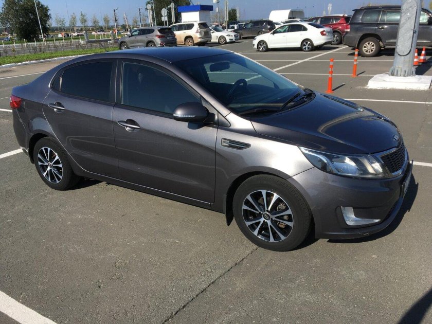 Kia Rio 2014 серая