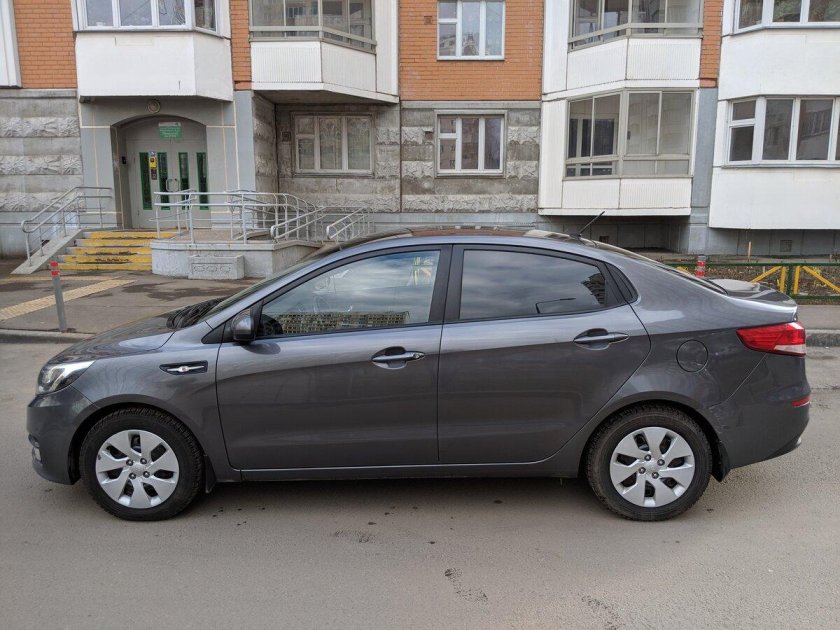 Киа Рио 2015 серый седан