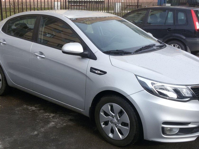Kia Rio 2013 серебристый