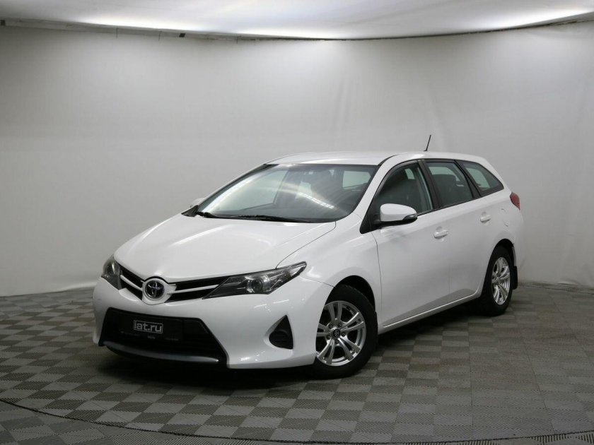 Toyota Auris 2014
