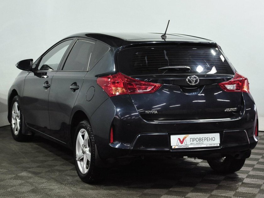 Тойота аурис 2013 хэтчбек