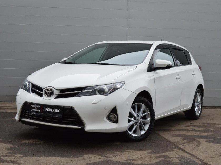 Тойота аурис 2014 Престиж