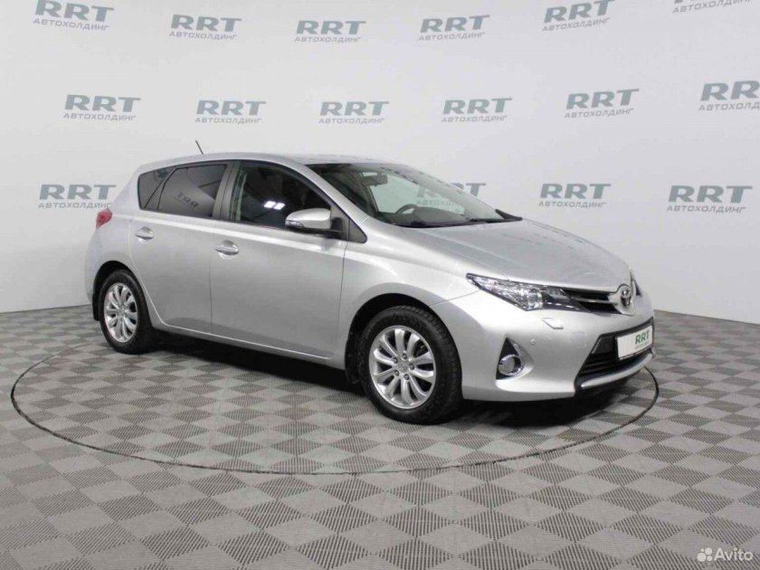 Тойота аурис 2014 года