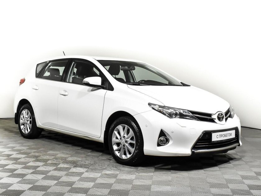 Toyota аурис 2013