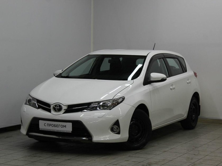 Аурис хэтчбек 2014