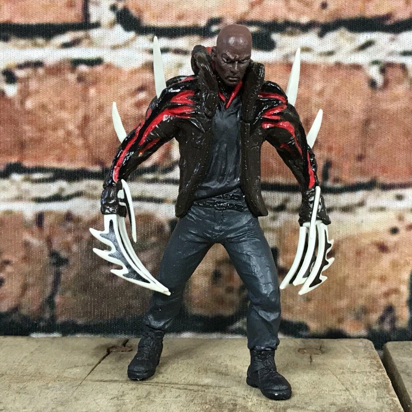 Фигурки героев