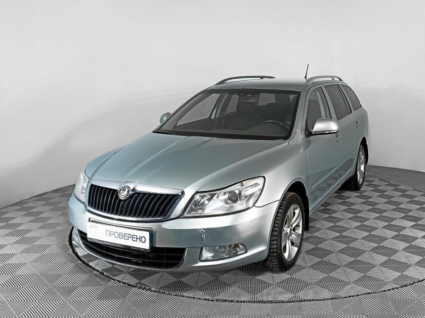 Октавия серебристый универсал