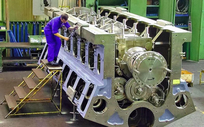 Судовой дизель man b w 6l42mc