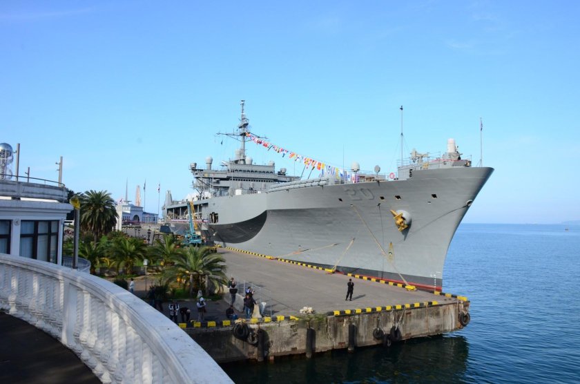 Флагман 6 флота Маунт Уитни