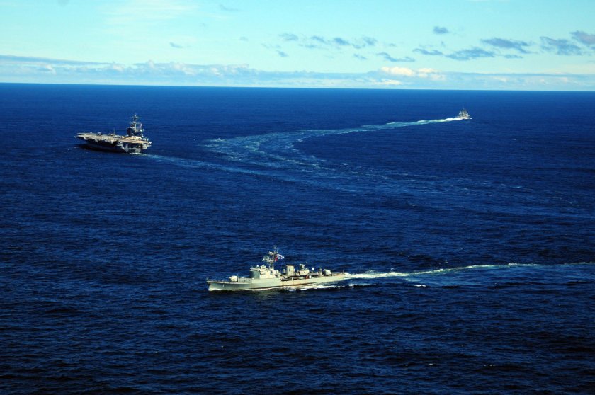 Авианосец Банкер Хилл