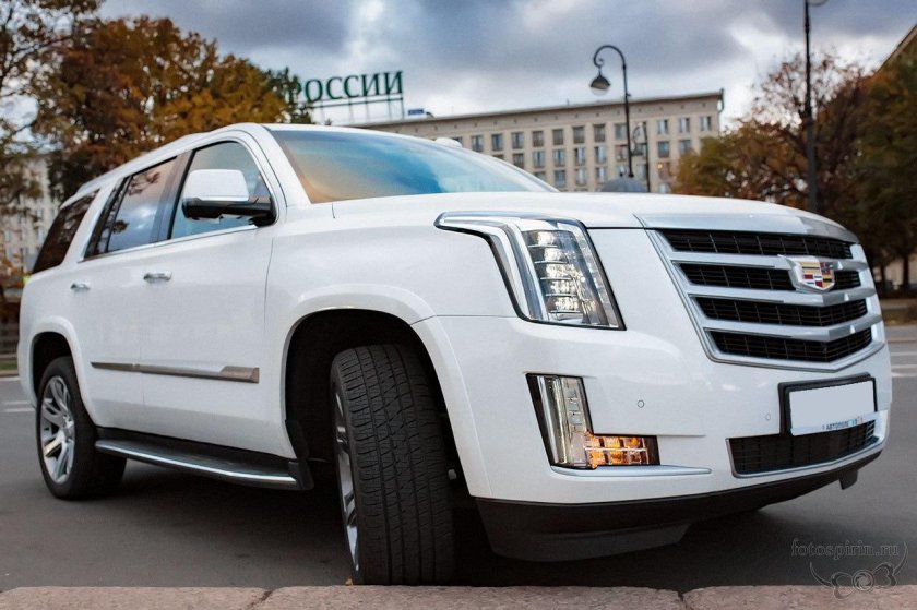 Кадиллак Эскалейд белый