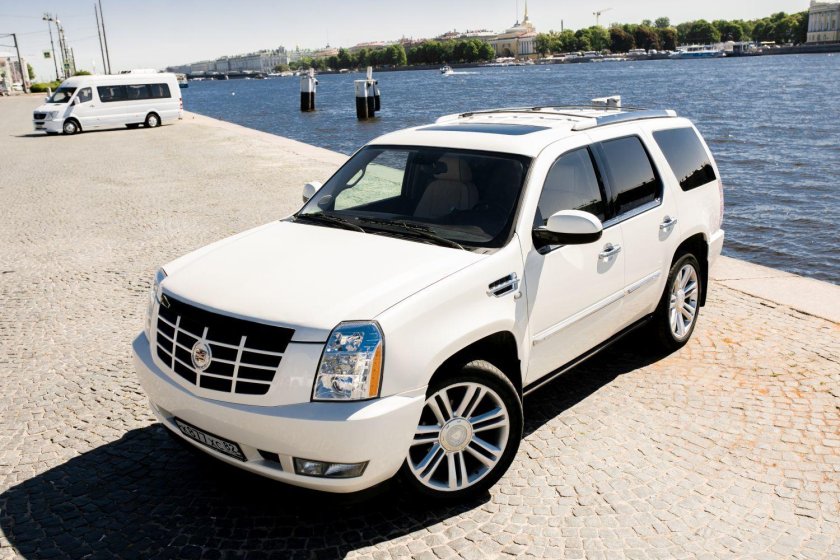 Кадиллак Эскалейд 2012 белый