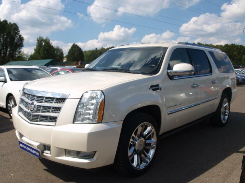 Кадиллак Эскалейд белый