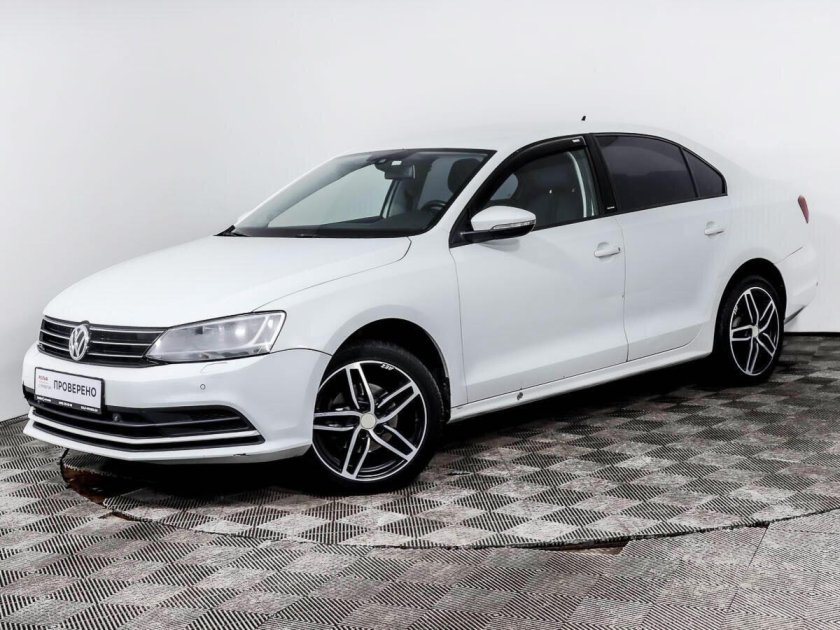 Фольксваген Джетта 2016 белый