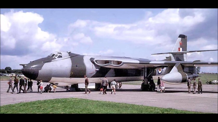 Виккерс Вэлиант