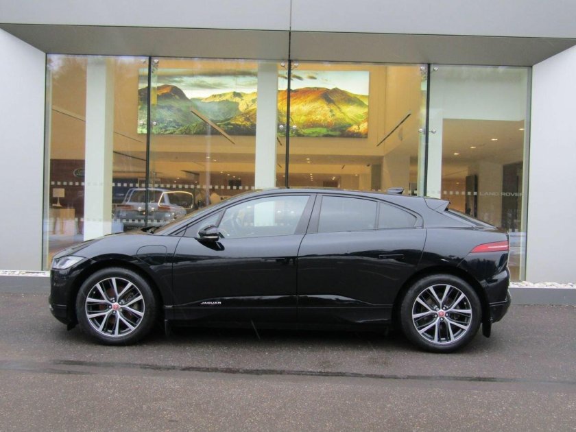 Ягуар i pace ev400