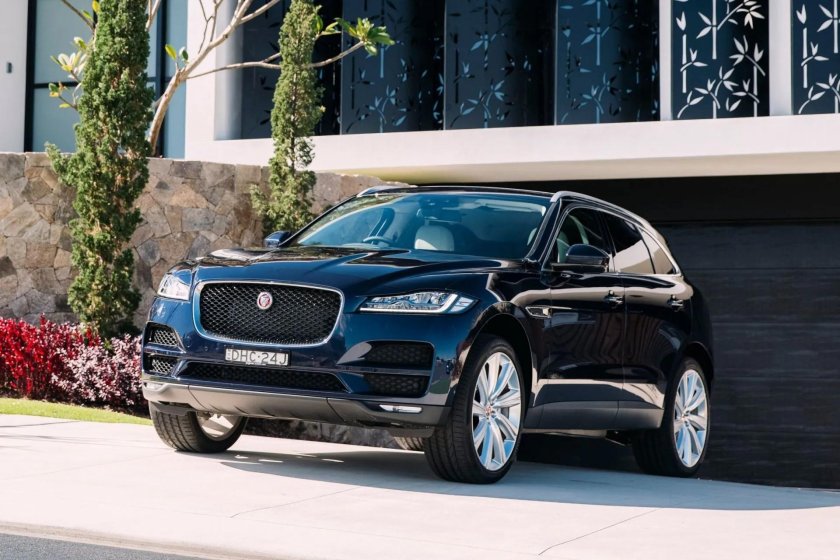 Премиальный кроссовер