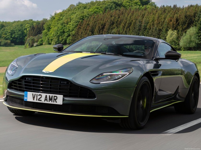 Астон Мартин db11