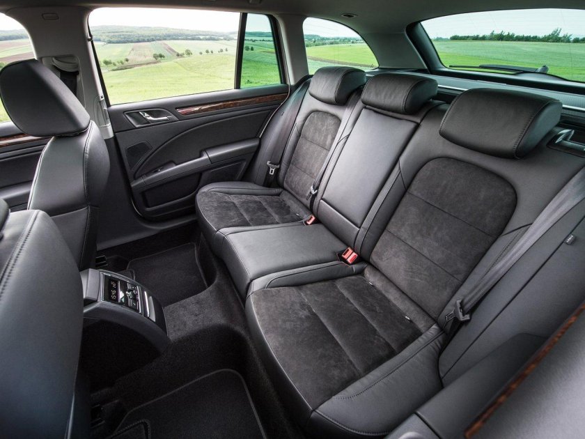 Skoda Superb Combi 2013 салон