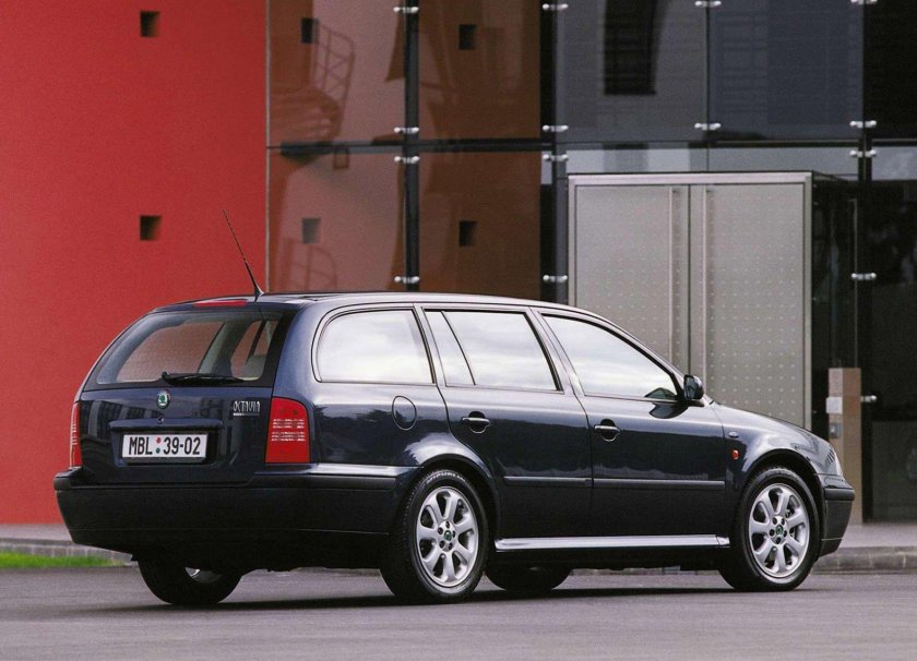 Шкода Октавия 1 поколения универсал