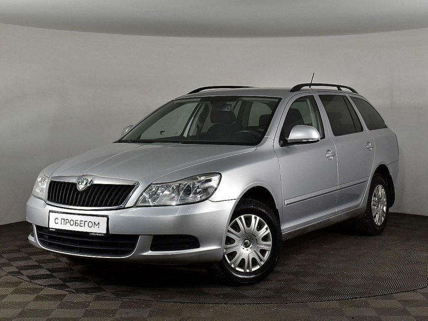 Октавия серебристый универсал