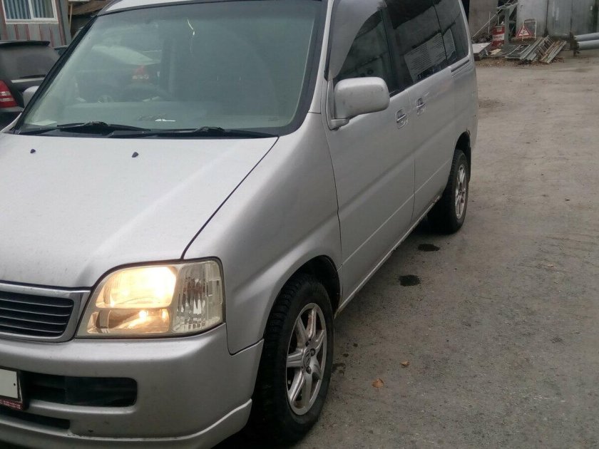 Минивэн honda stepwgn 2000