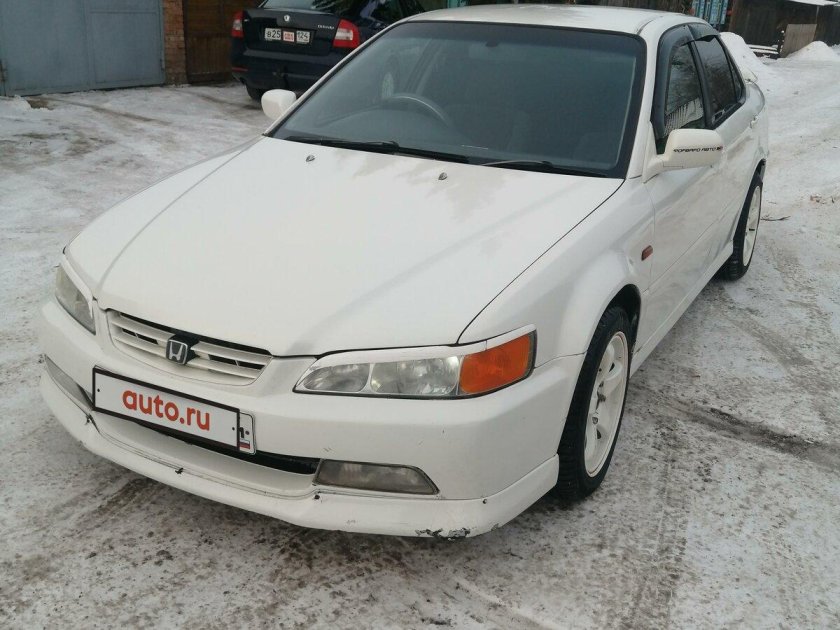 Хонда Аккорд 1999 белый