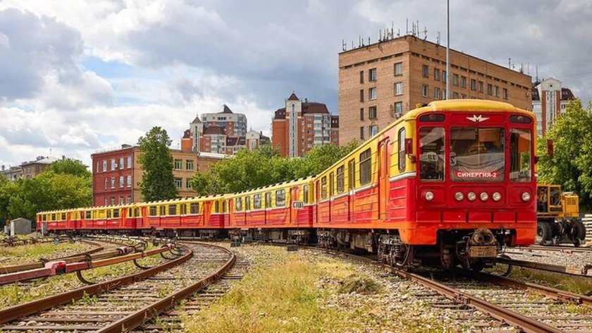 СИНЕРГИЯ-2 поезд метро
