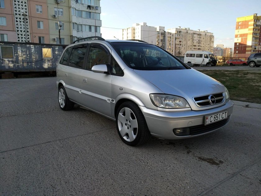 Opel Zafira 2004