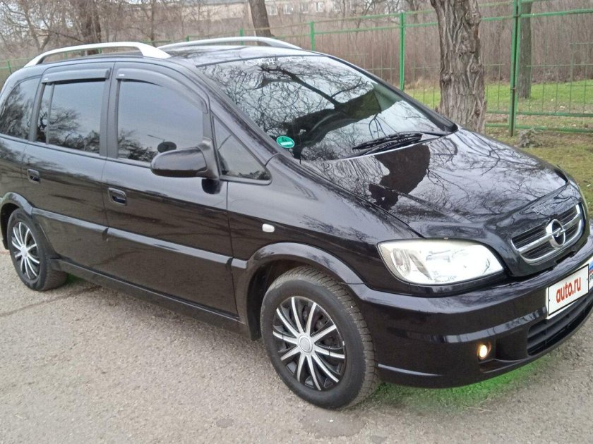 Опель Зафира б 2008 года 2.2 бензине механика 7 ступени дрект
