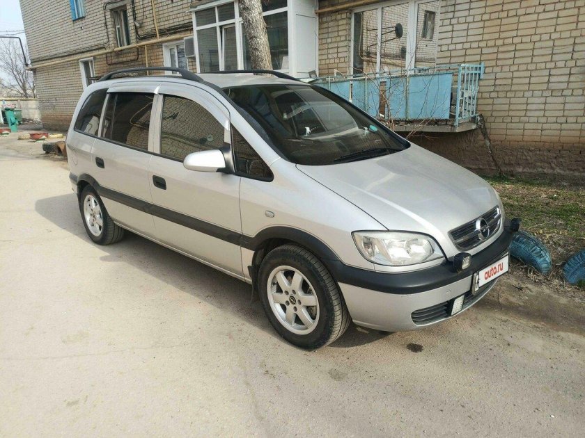 Опель зафира 2004