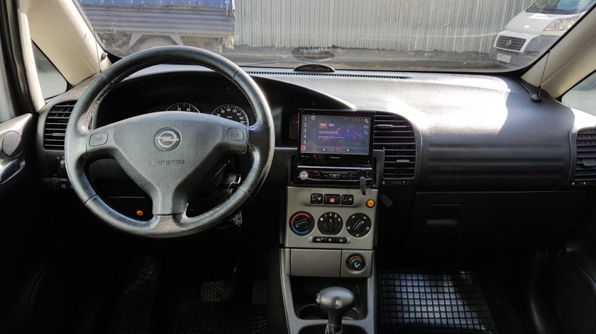 Опель Зафира 1999 салон