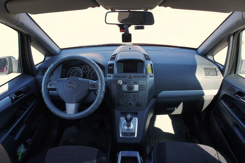 Опель Зафира б 2006