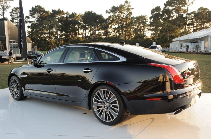 Ягуар машина XJL