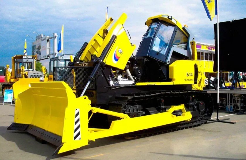 ЧТЗ бульдозер б-14