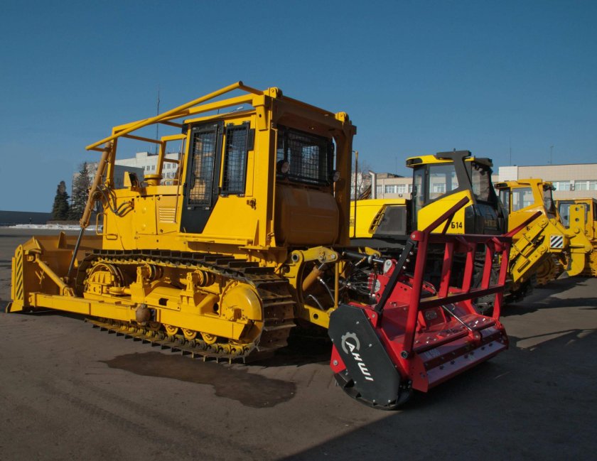 Бульдозер ЧТЗ б10м