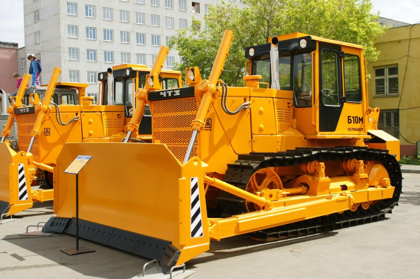 Бульдозер ЧТЗ б10м