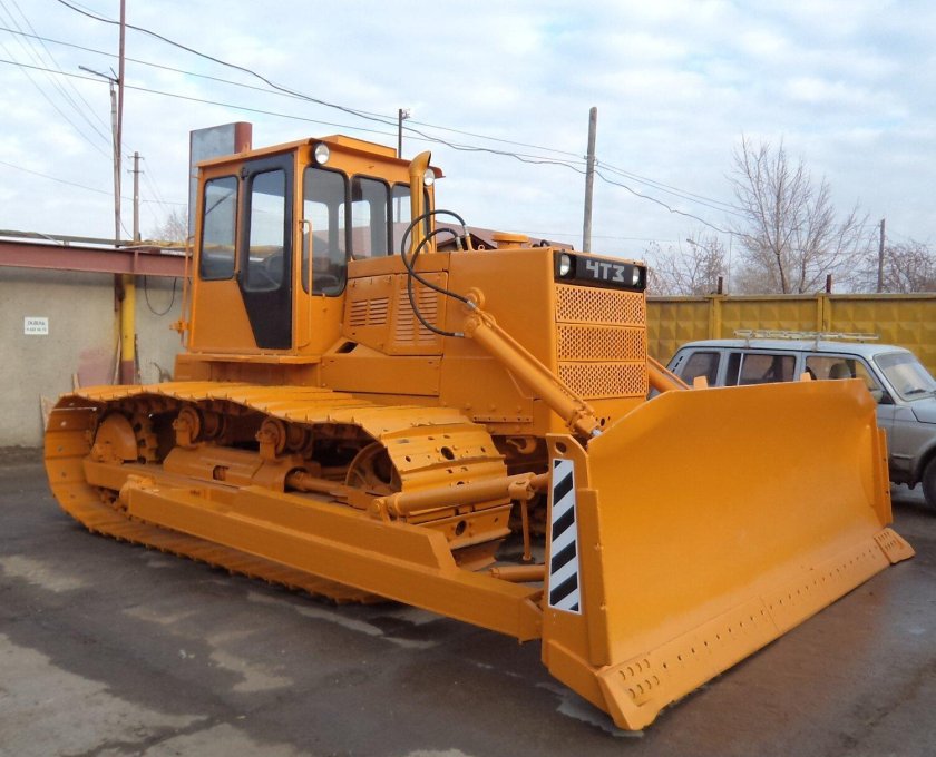 Бульдозер ЧТЗ Т-130