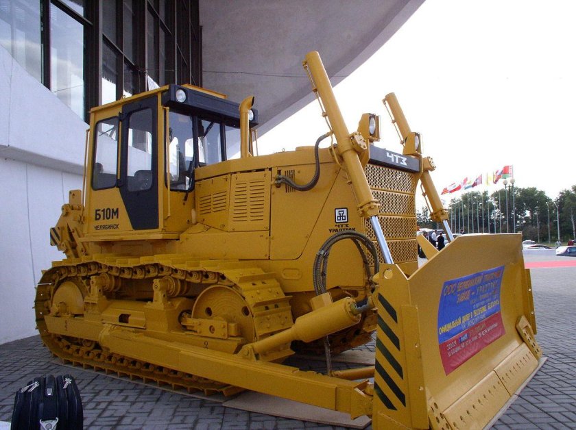 ЧТЗ 100 бульдозер