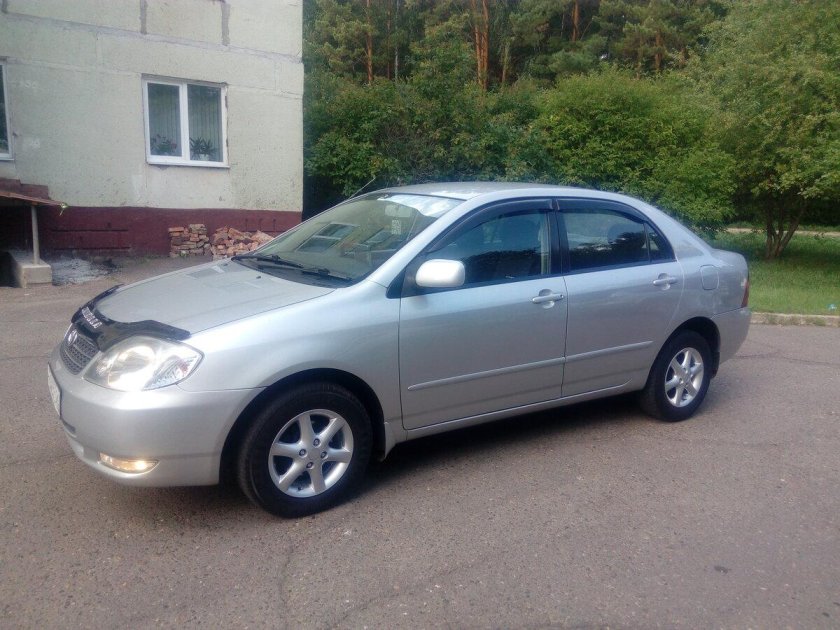 Тойота Королла 2002 года