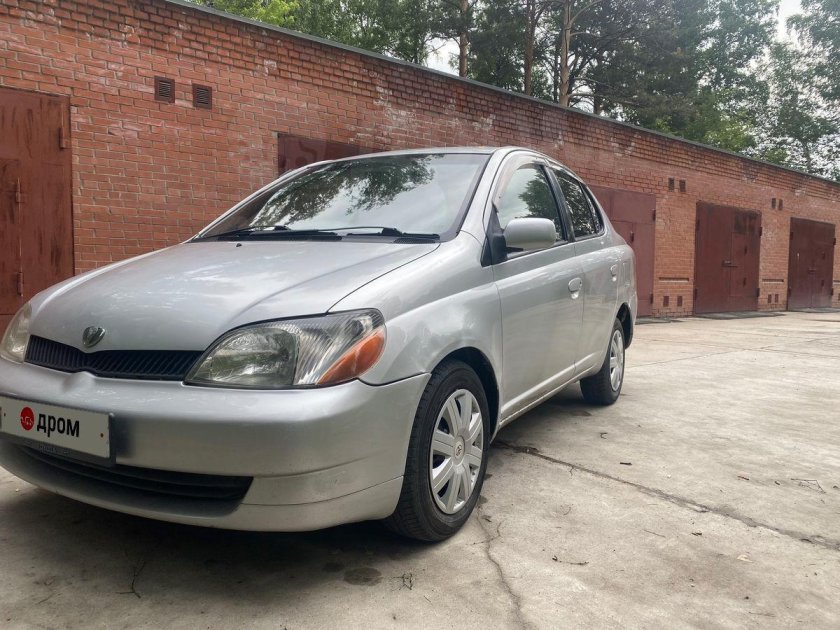 Тойота Платц 2002