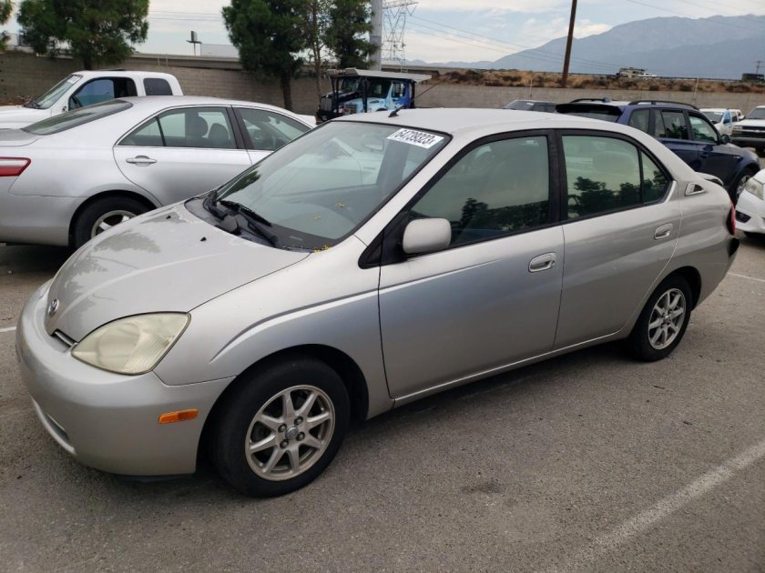 Приус 2002 года