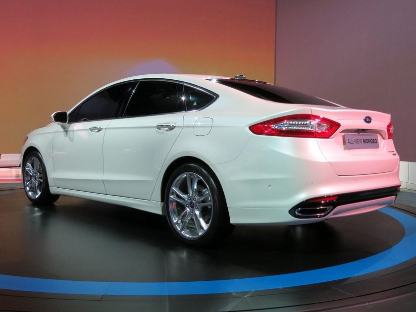 Ford Mondeo 2015 седан