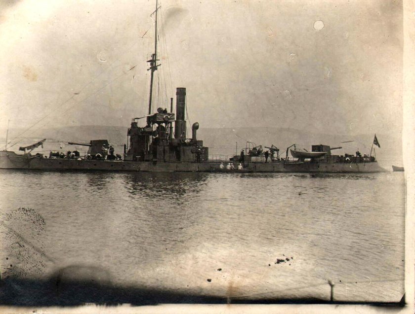 Канонерская лодка красное знамя