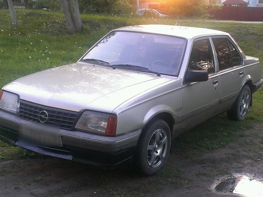 Опель Аскона 1986 1.6