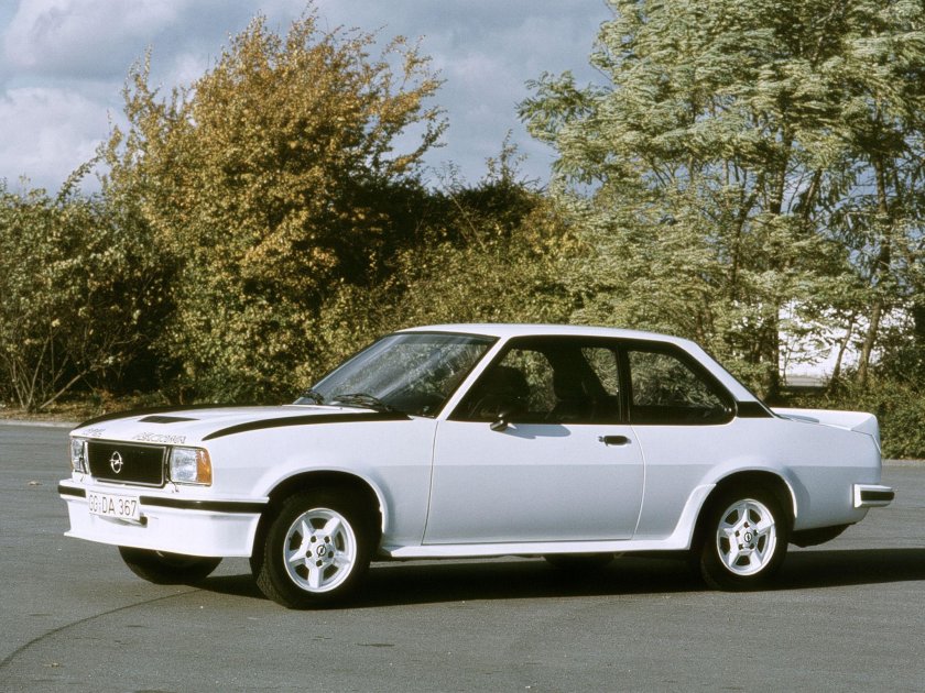 Opel Ascona 400
