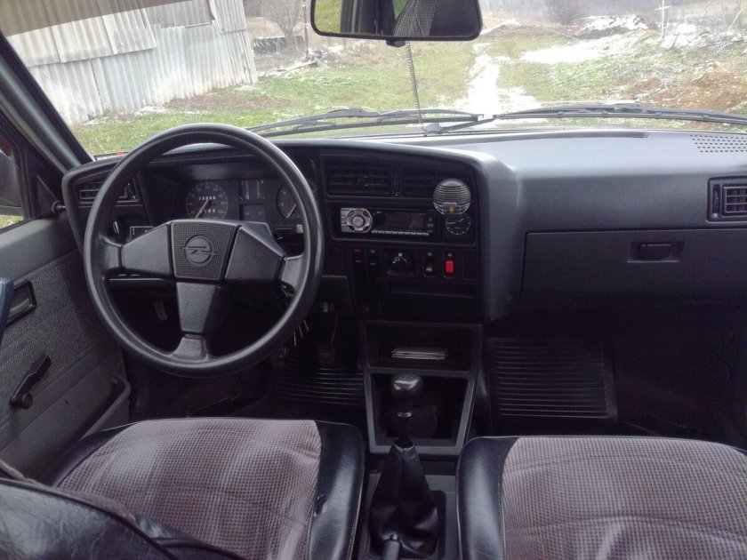 Опель Аскона 1987 салон