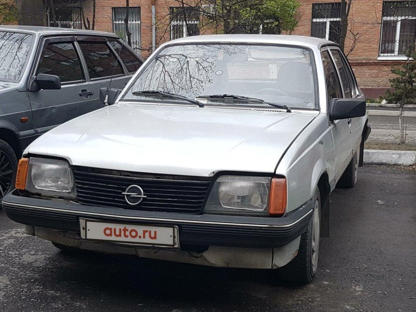 Opel Ascona c 1985